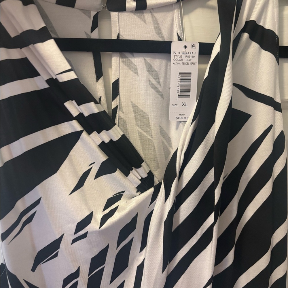 Natori Black and White Backless Maxi Dress - Picture 4 of 4